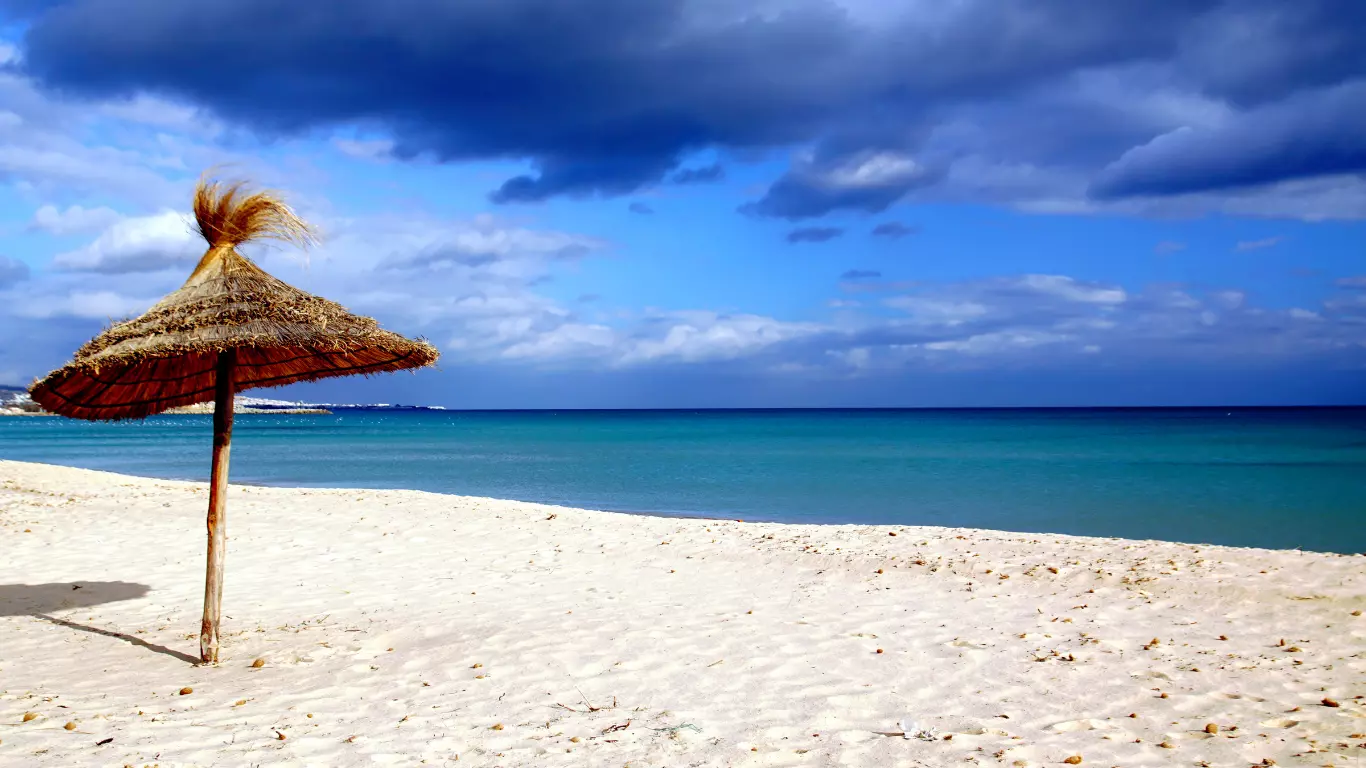 plage de sable à Hammamet en Tunisie