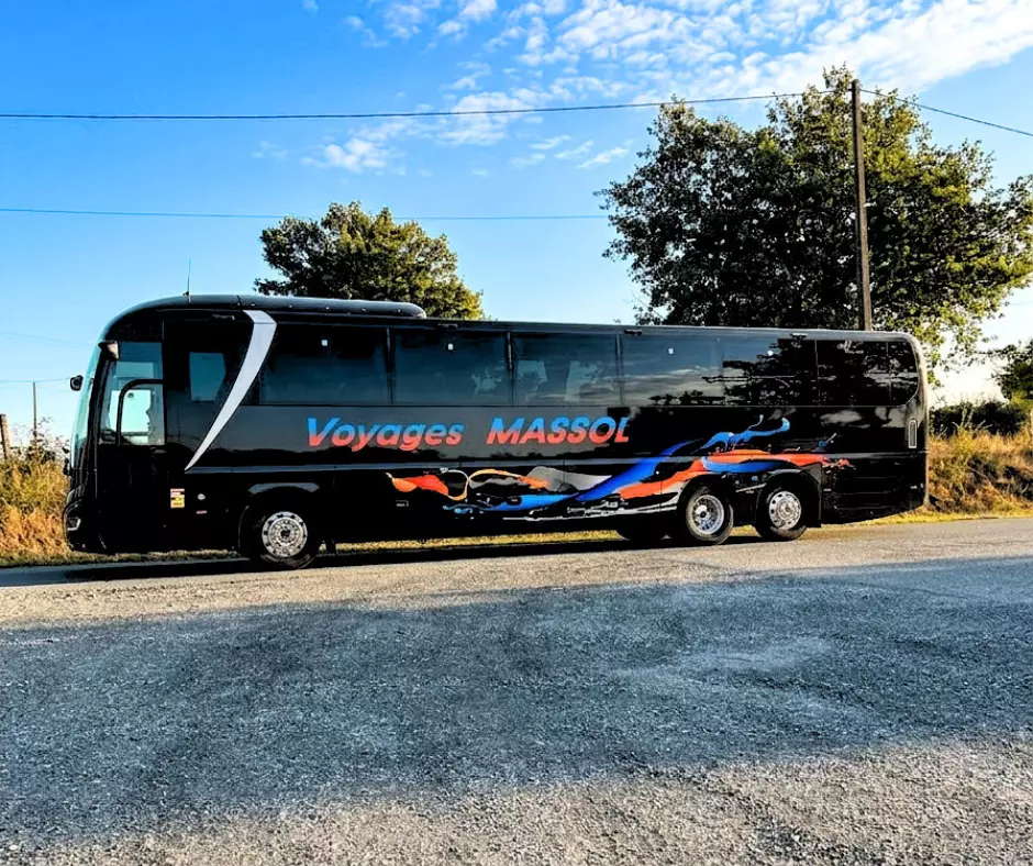 Bus - Car - Man - Voyages - Massol
