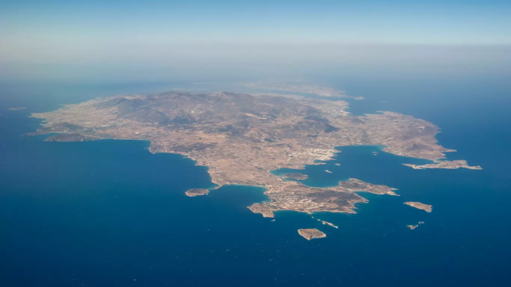 Vue aérienne de l'île de Paros dans les Cyclades